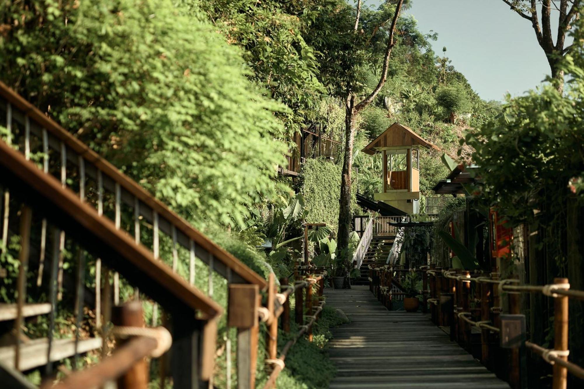Dinso Resort - SHA Extra Plus Patong Esterno foto The Treehouse Village