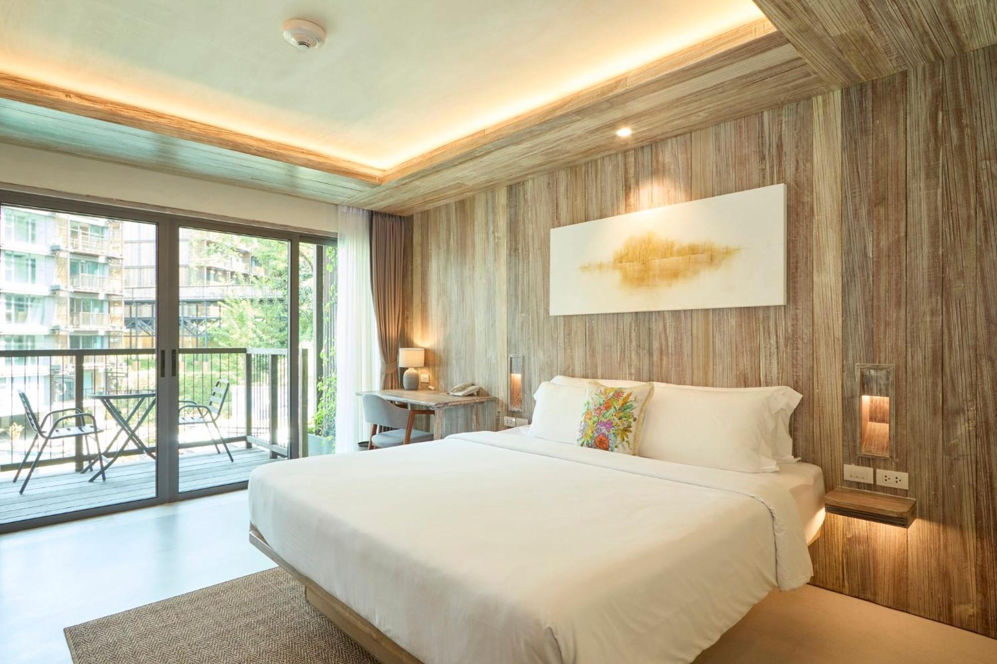Dinso Resort - SHA Extra Plus Patong Esterno foto