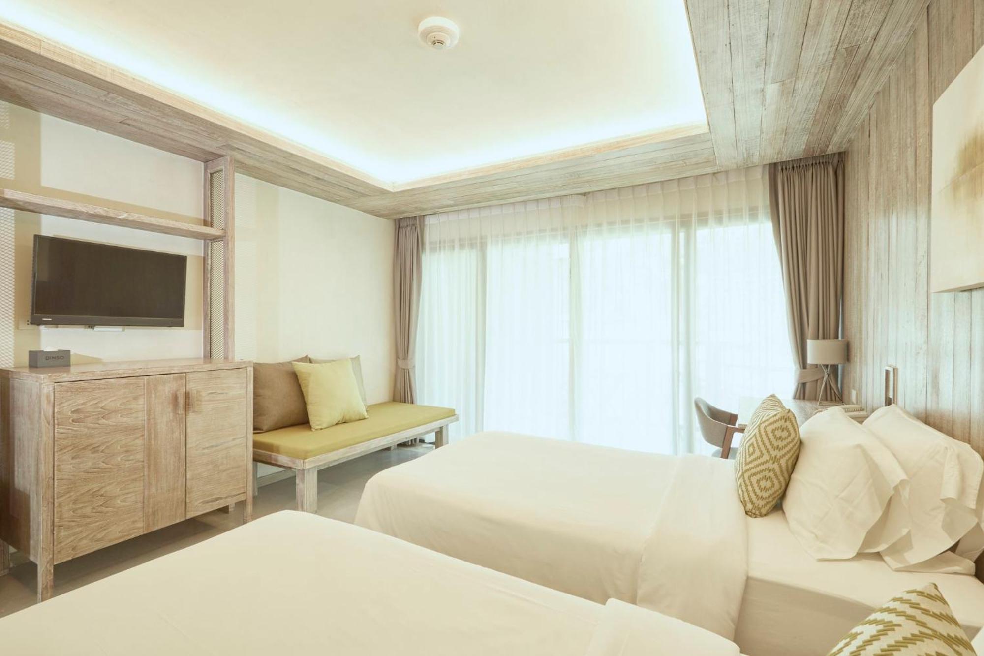 Dinso Resort - SHA Extra Plus Patong Esterno foto