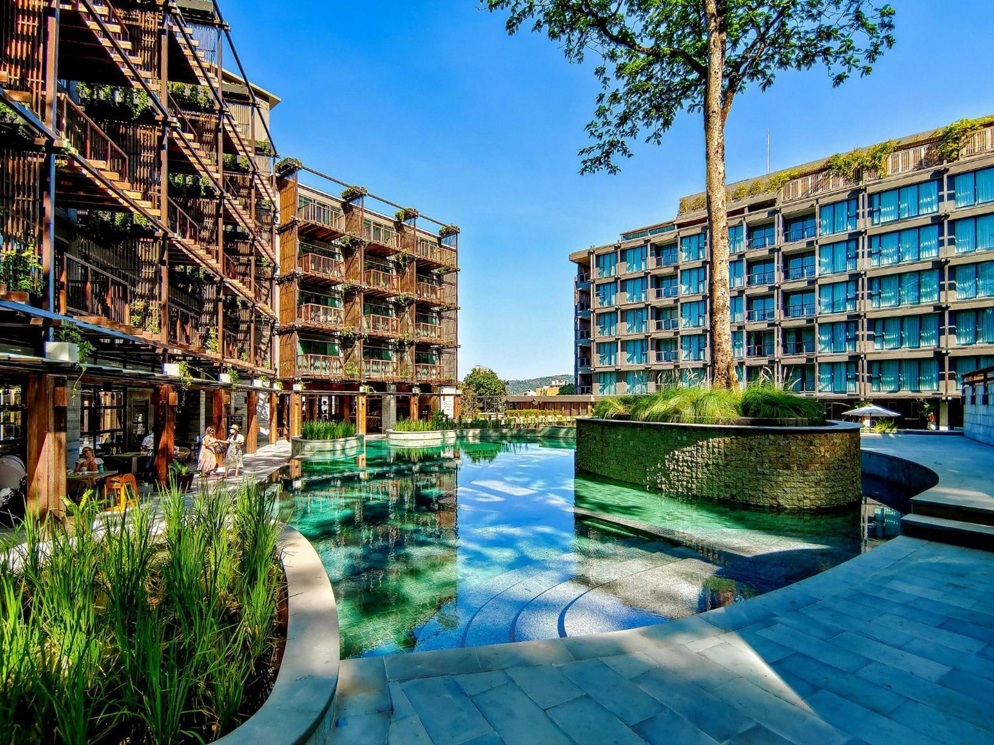Dinso Resort - SHA Extra Plus Patong Esterno foto