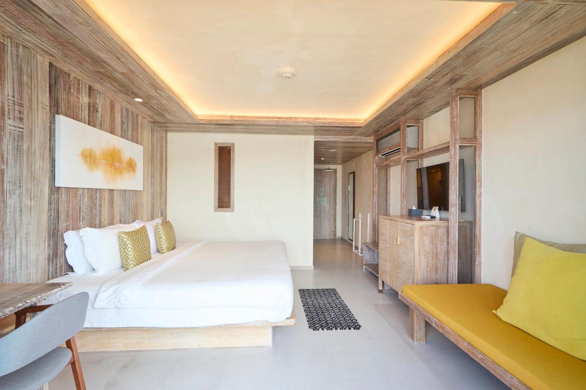 Dinso Resort - SHA Extra Plus Patong Esterno foto