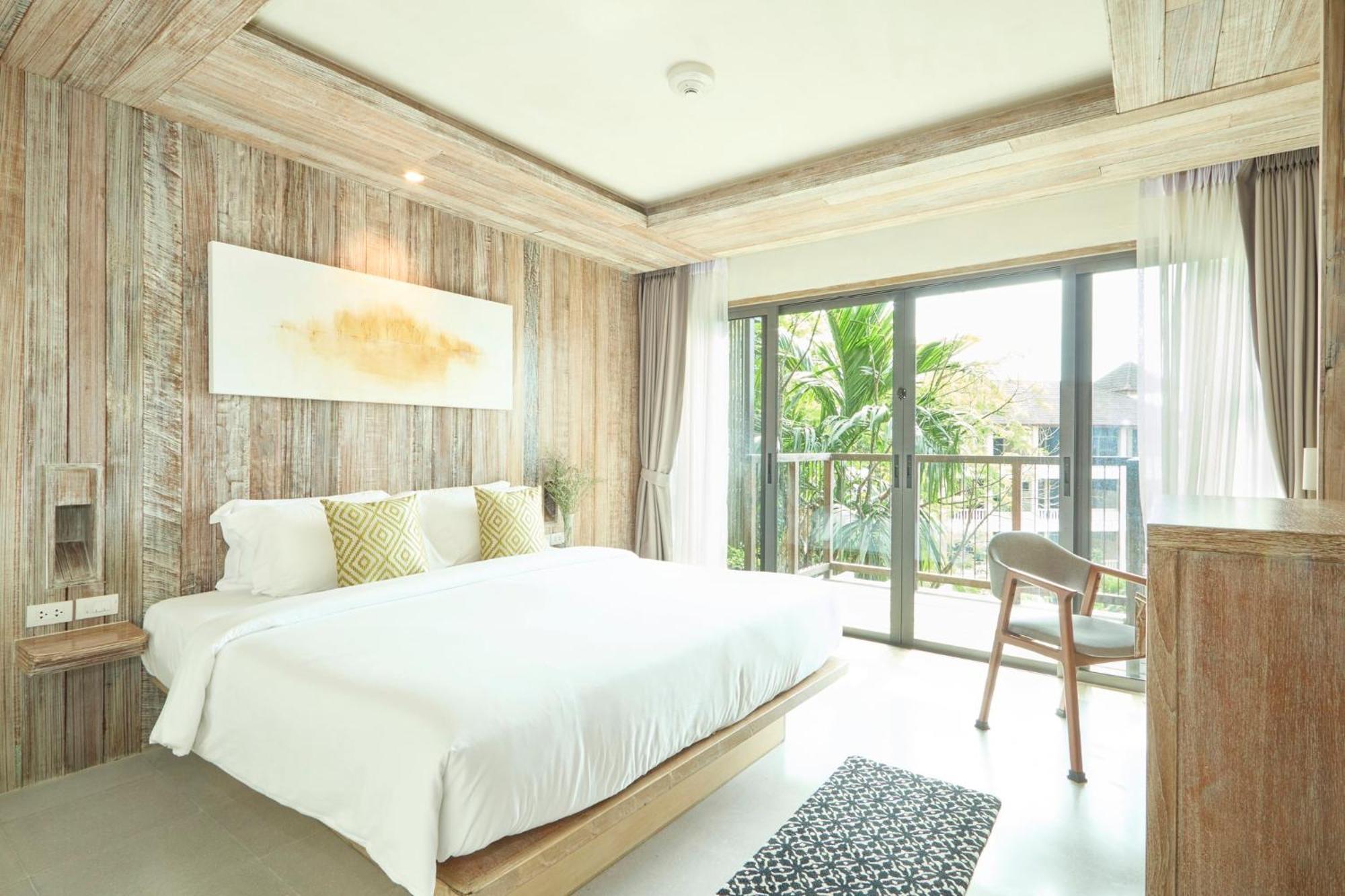 Dinso Resort - SHA Extra Plus Patong Esterno foto