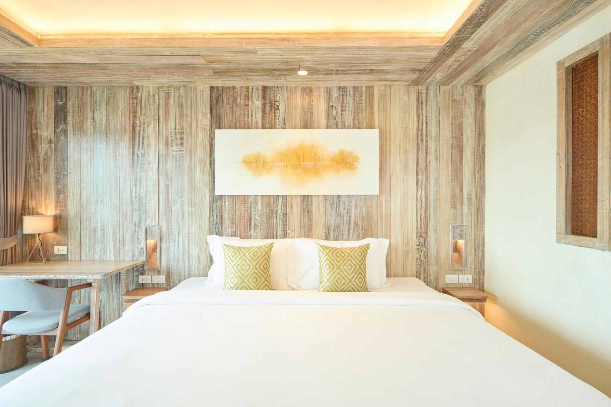Dinso Resort - SHA Extra Plus Patong Esterno foto